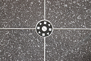 Die hochwertige Qualität unserer keramischen Einleger trägt zu einer optischen und wertmäßigen Verbesserung des Oberbodens bei.